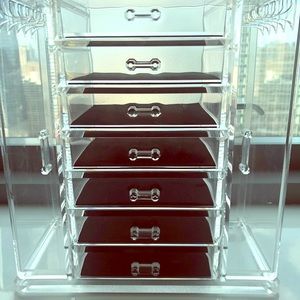 Acrylic jewelry case